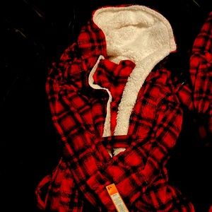 Warm waist length bathrobe, by colsie